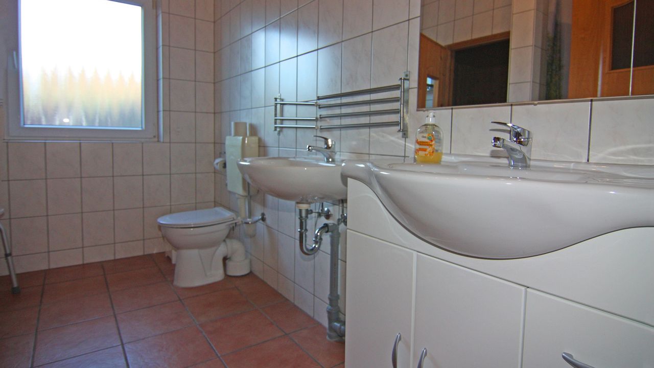 BathRoom BathRoom